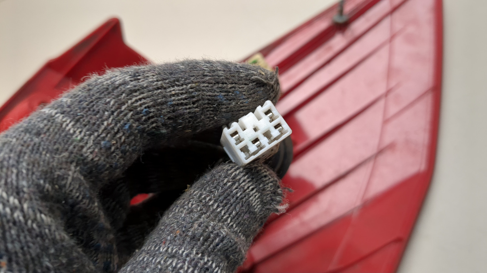 Фонарь задний левый