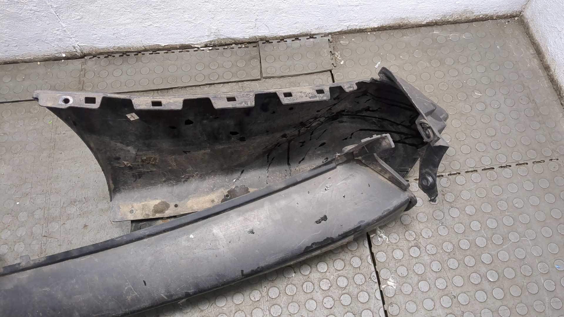 Бампер задний