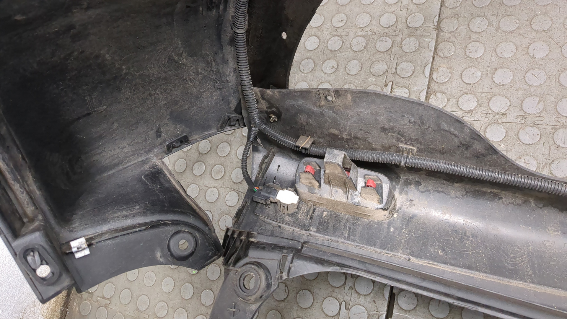 Бампер задний