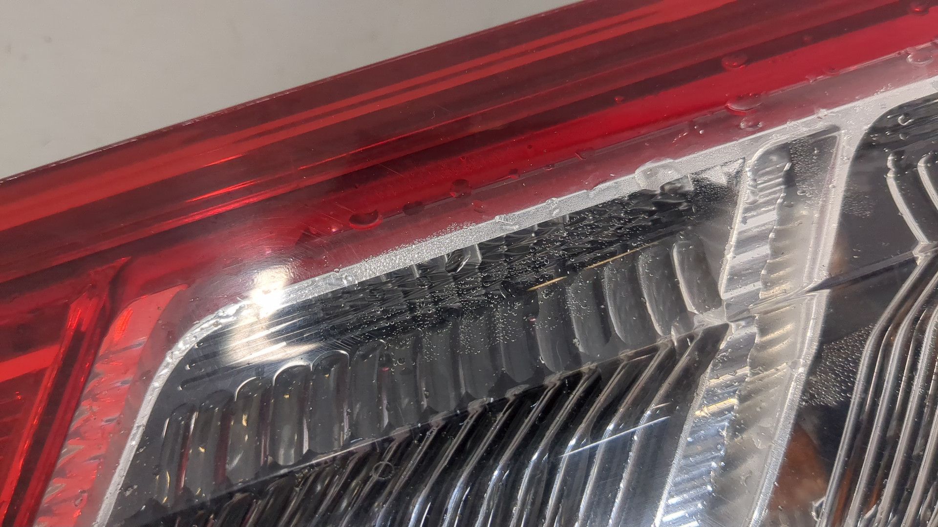 Фонарь задний левый