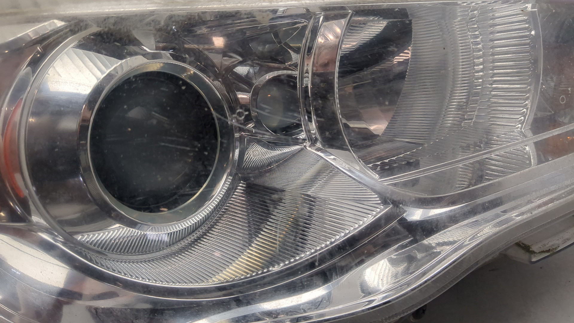 Фара правая