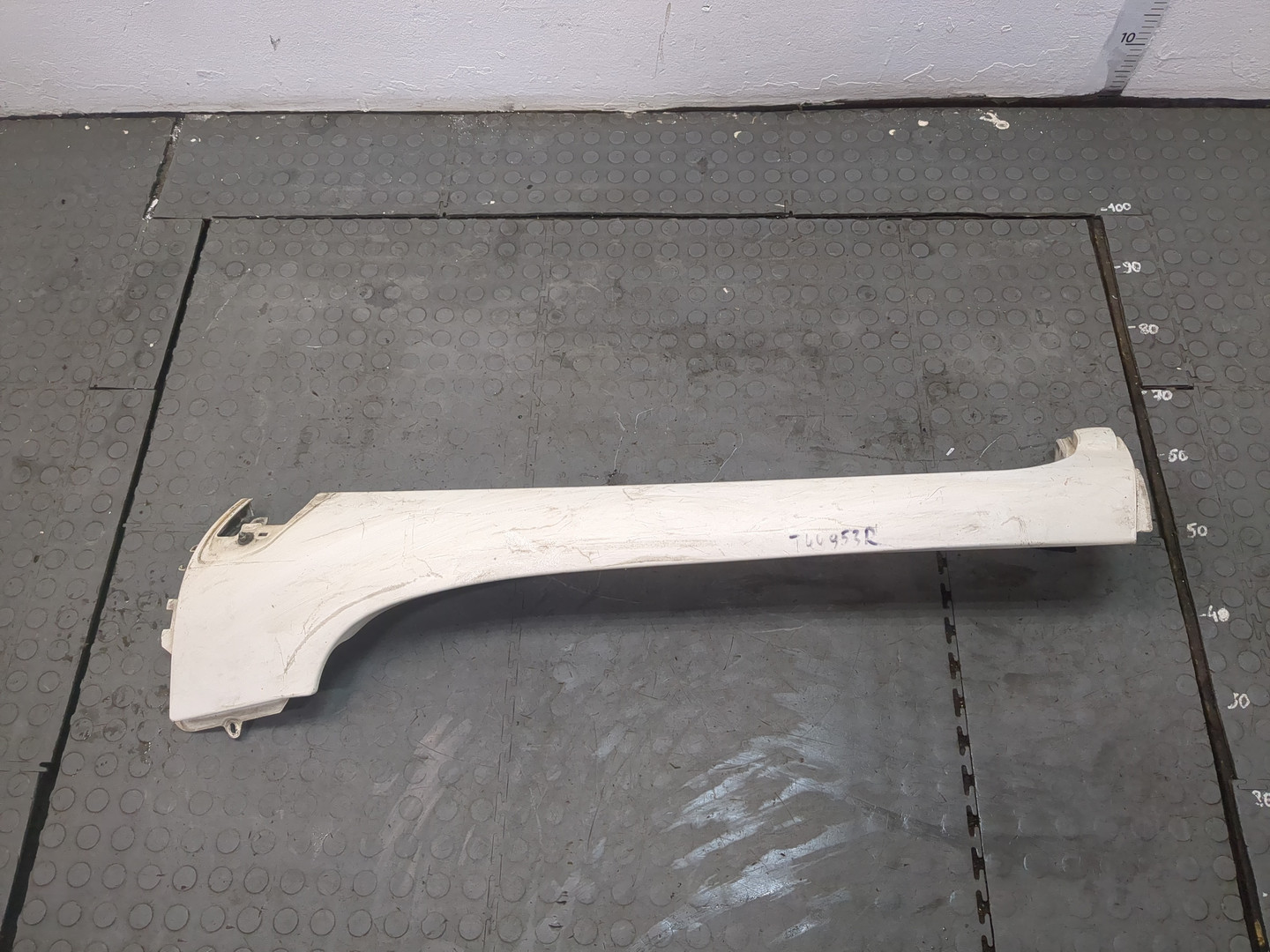 Молдинг лобового стекла