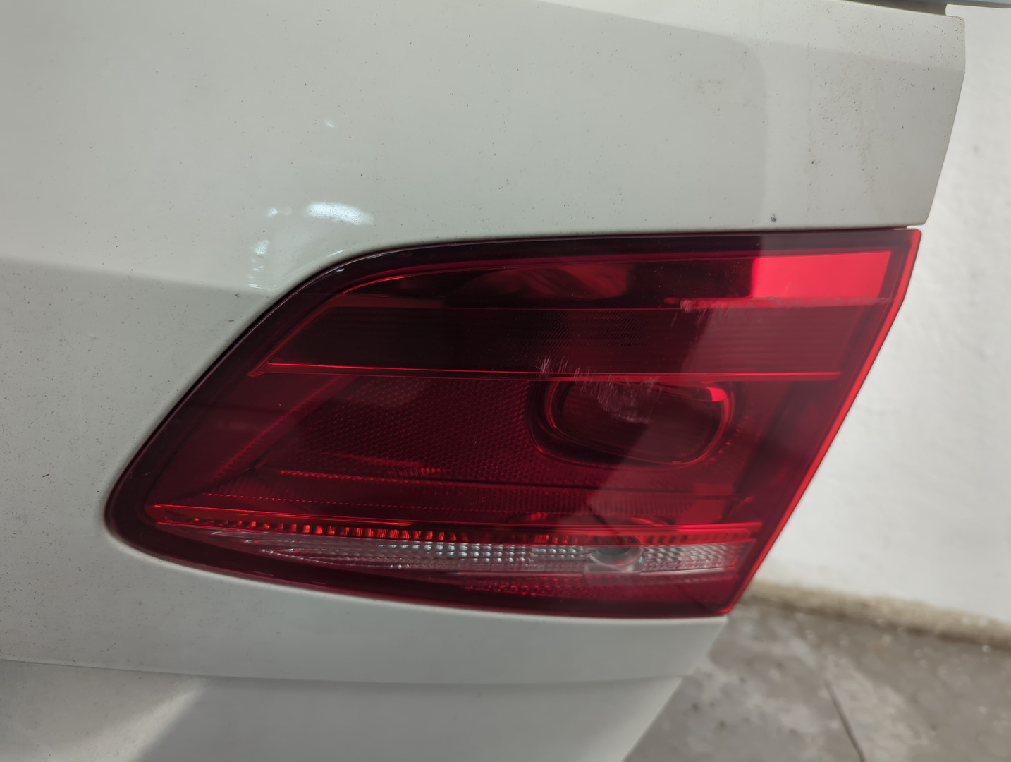 Дверь багажника