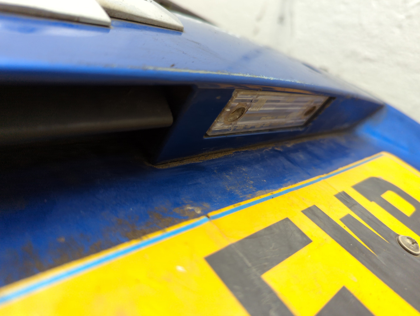 Дверь багажника