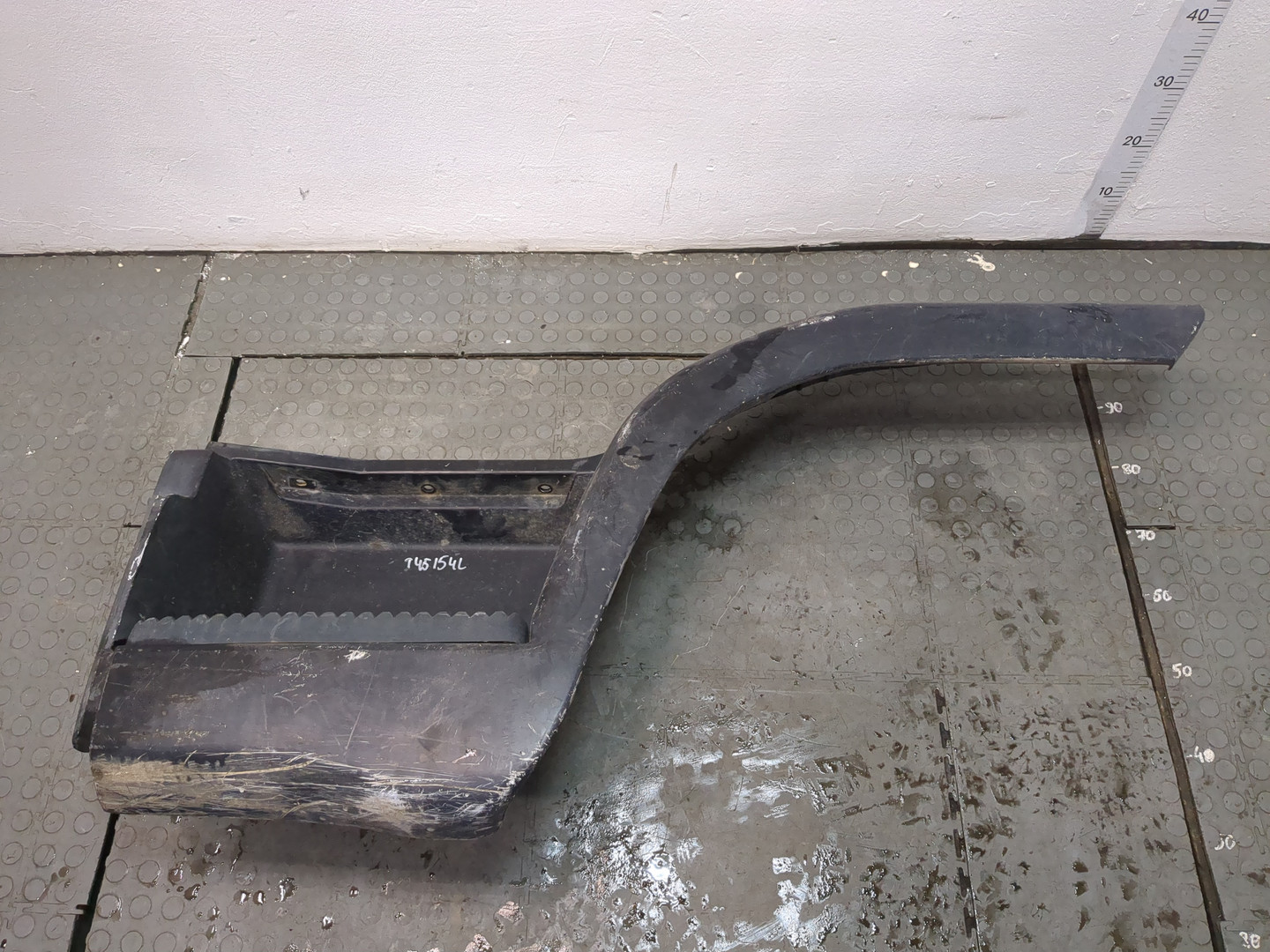 Подножка левая