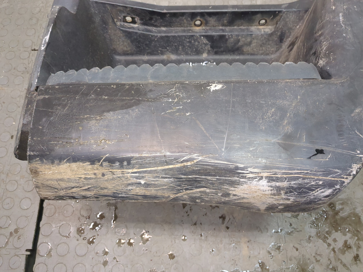 Подножка левая