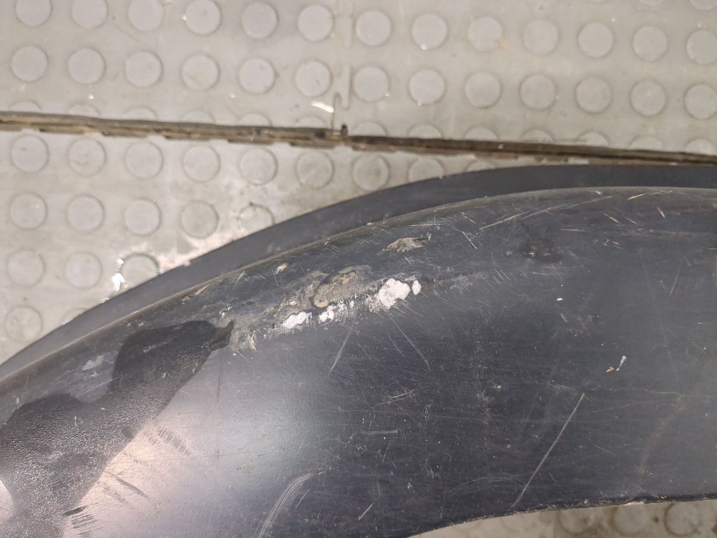 Подножка левая