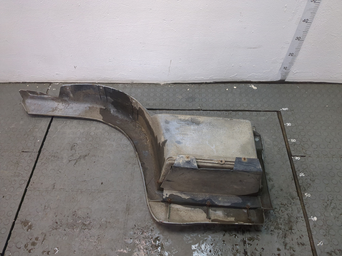 Подножка левая