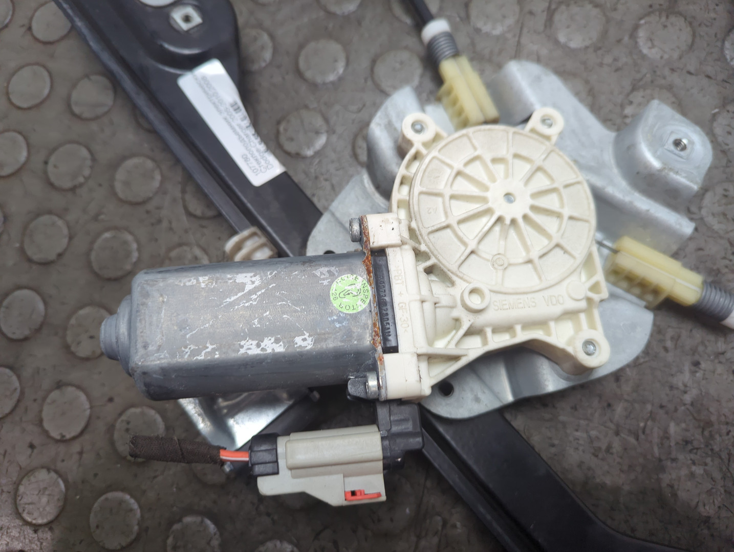 Стеклоподъемник электр. передний левый