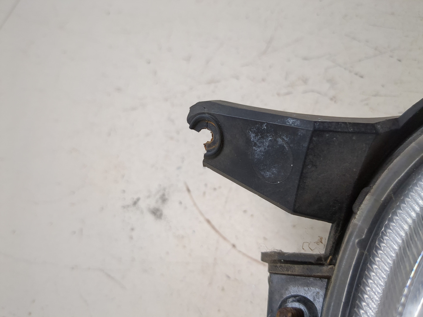 Фара противотуманная правая