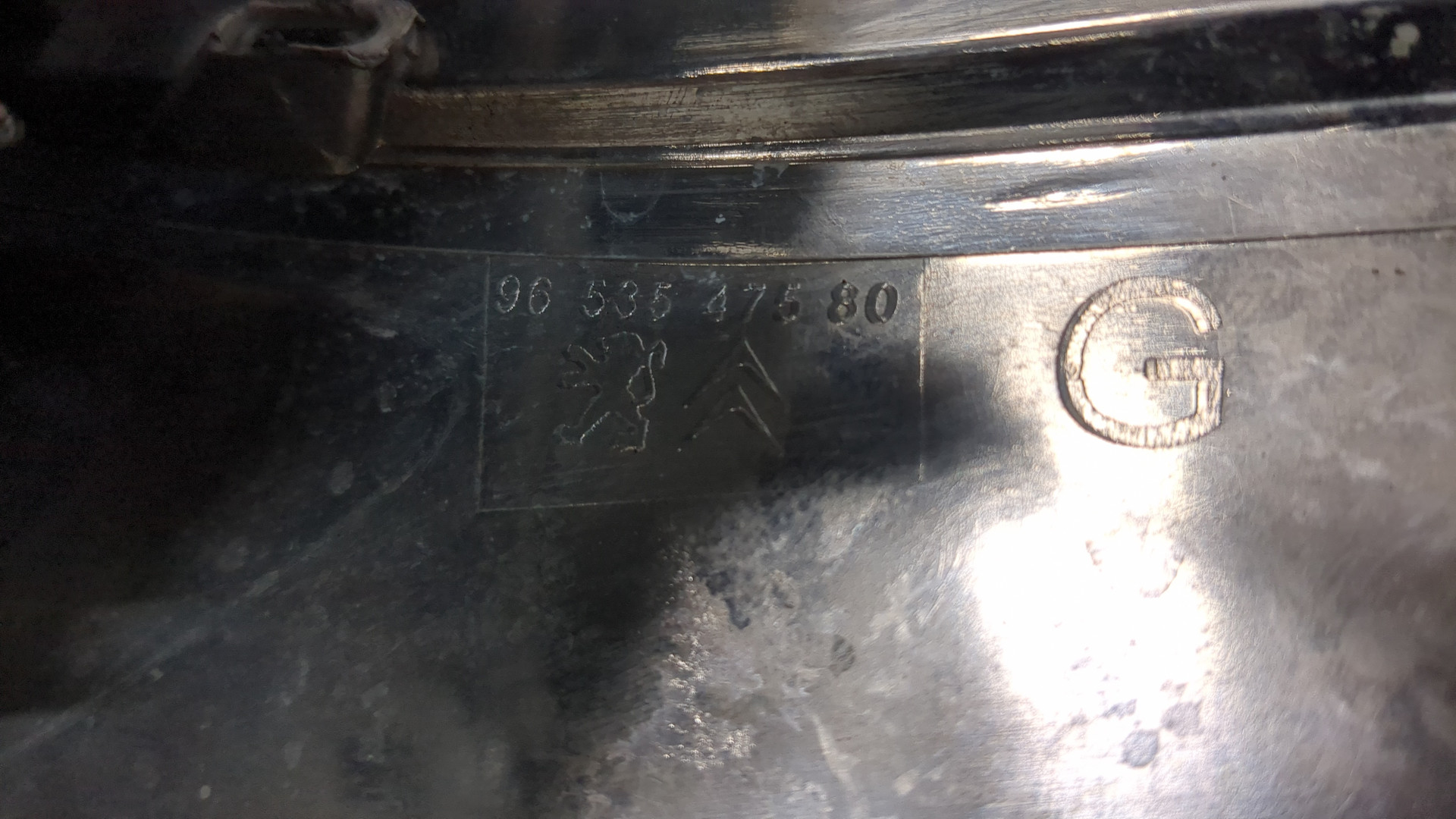 Фонарь задний левый