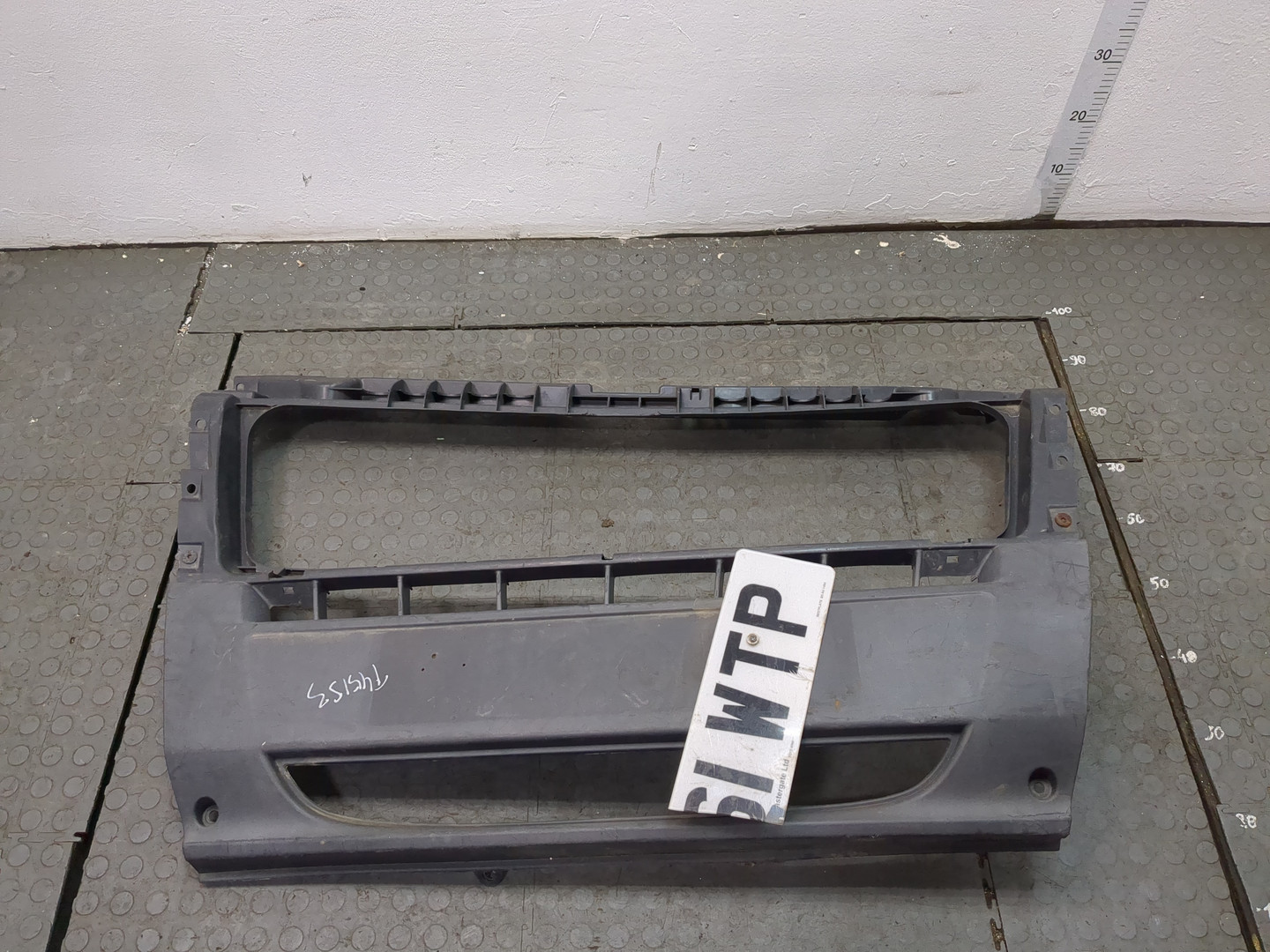 Бампер передний