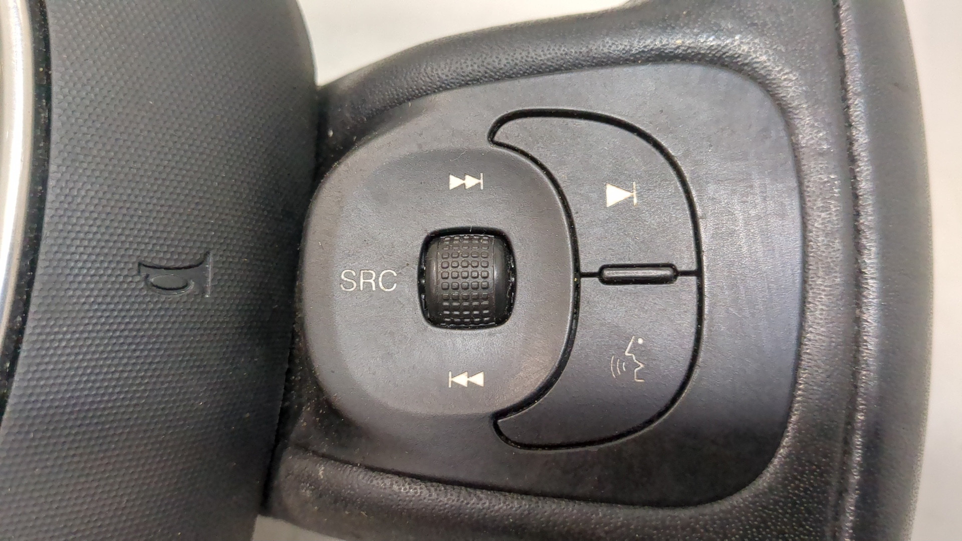 Рулевое колесо (руль)