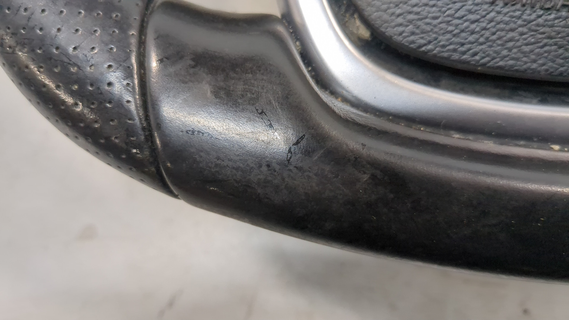 Рулевое колесо (руль)