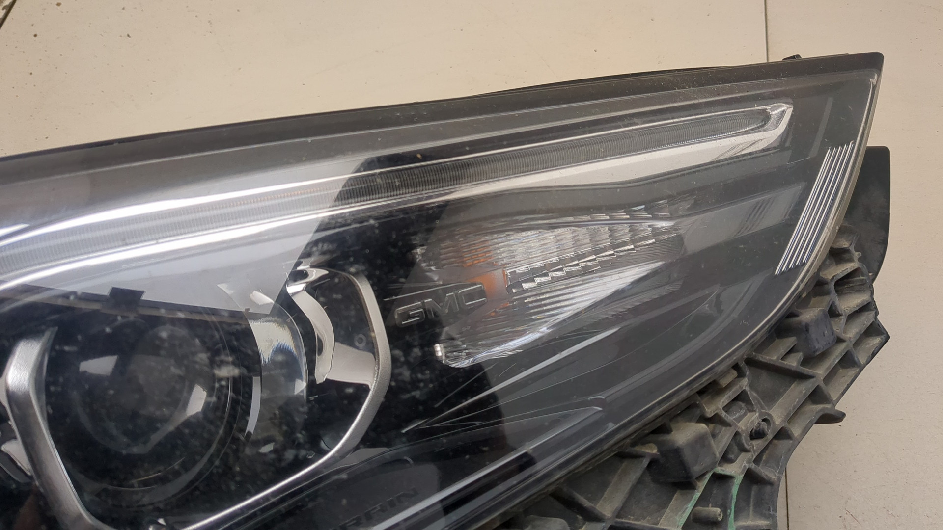 Фара правая