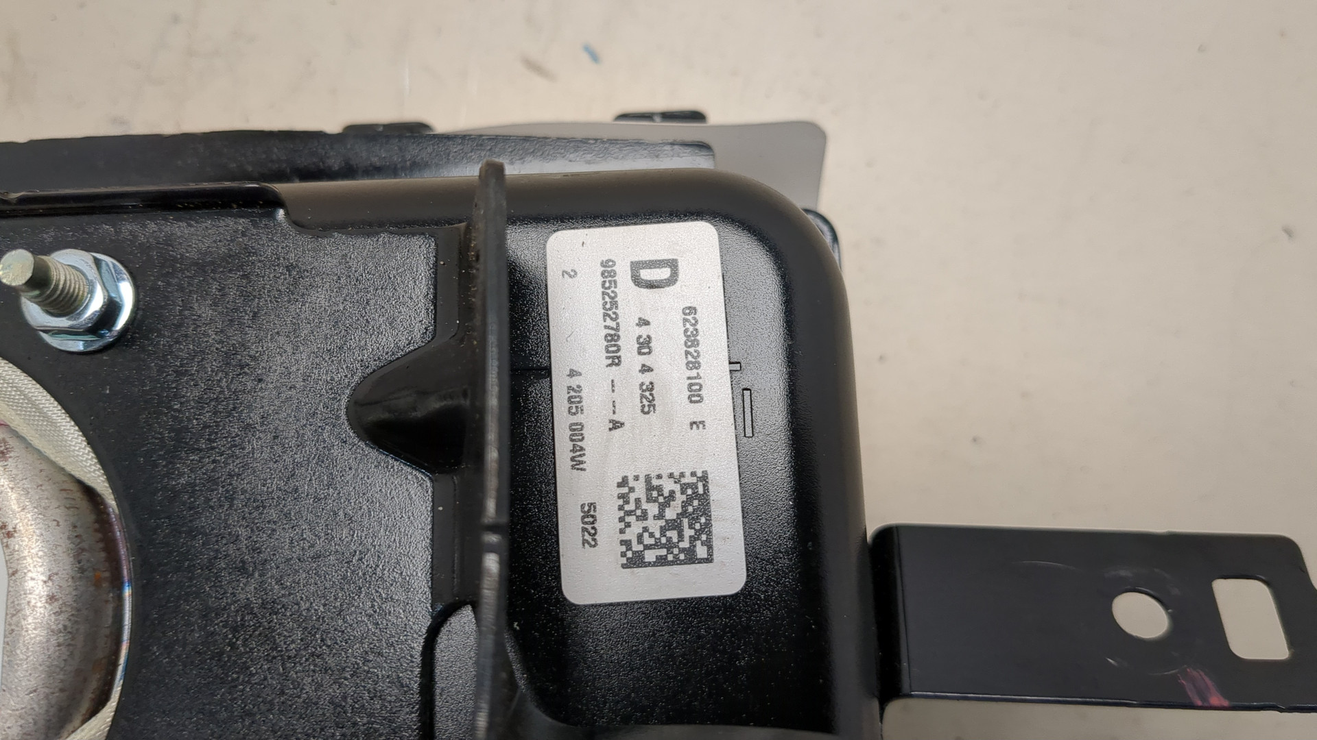 Подушка безопасности пассажирская (в торпедо)