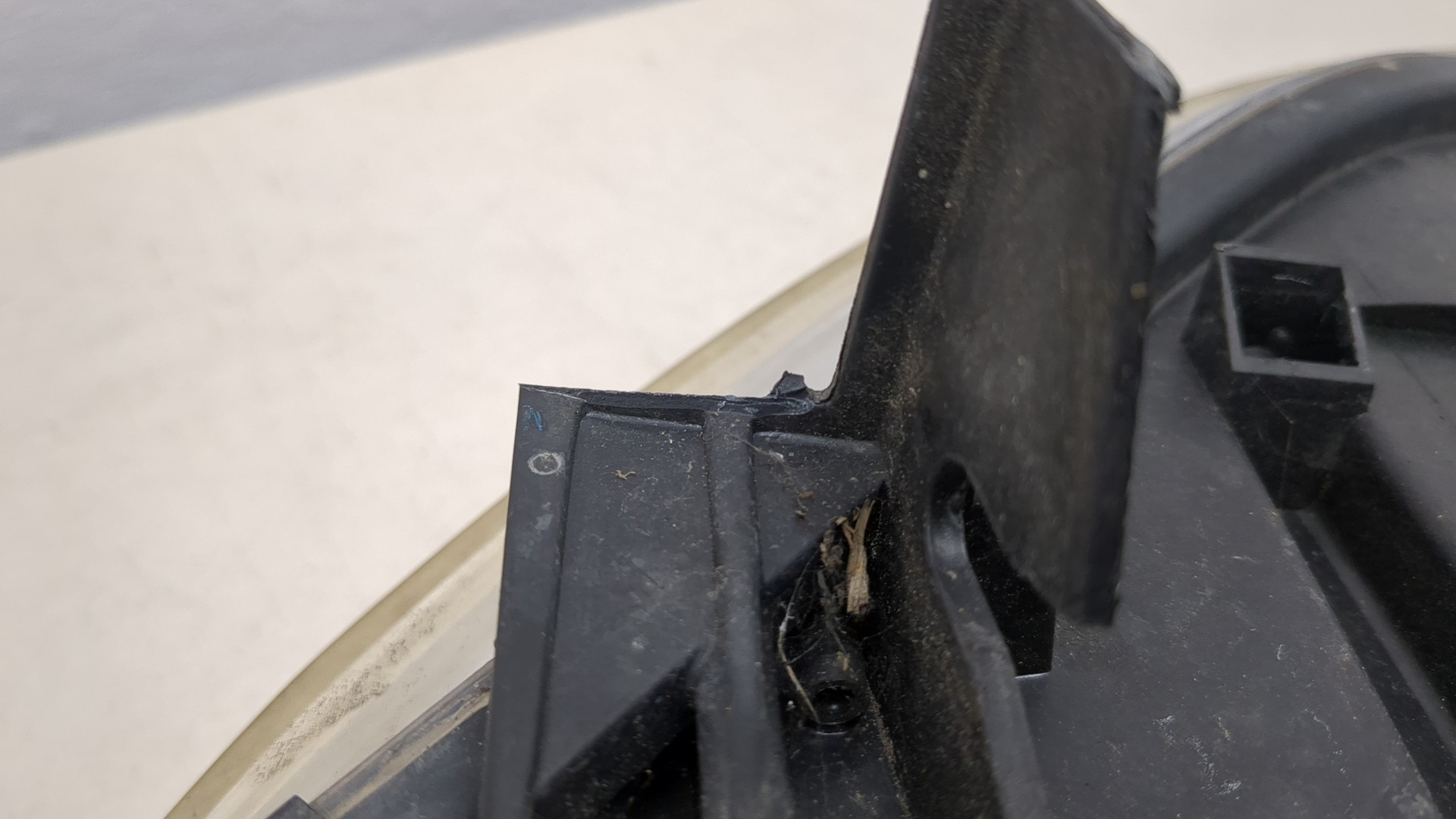 Фара правая