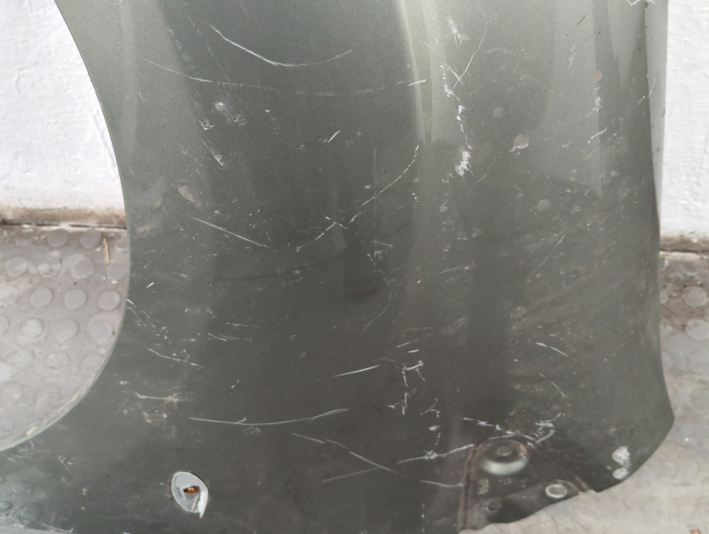 Крыло переднее левое