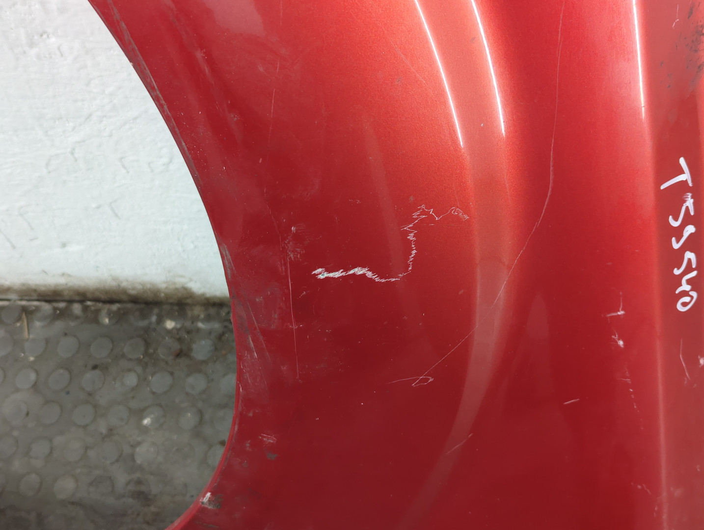 Крыло переднее левое