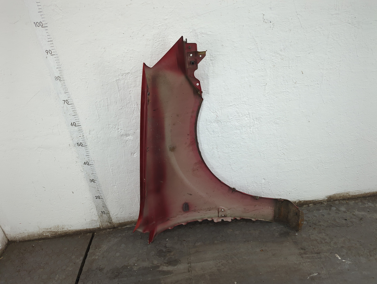 Крыло переднее левое