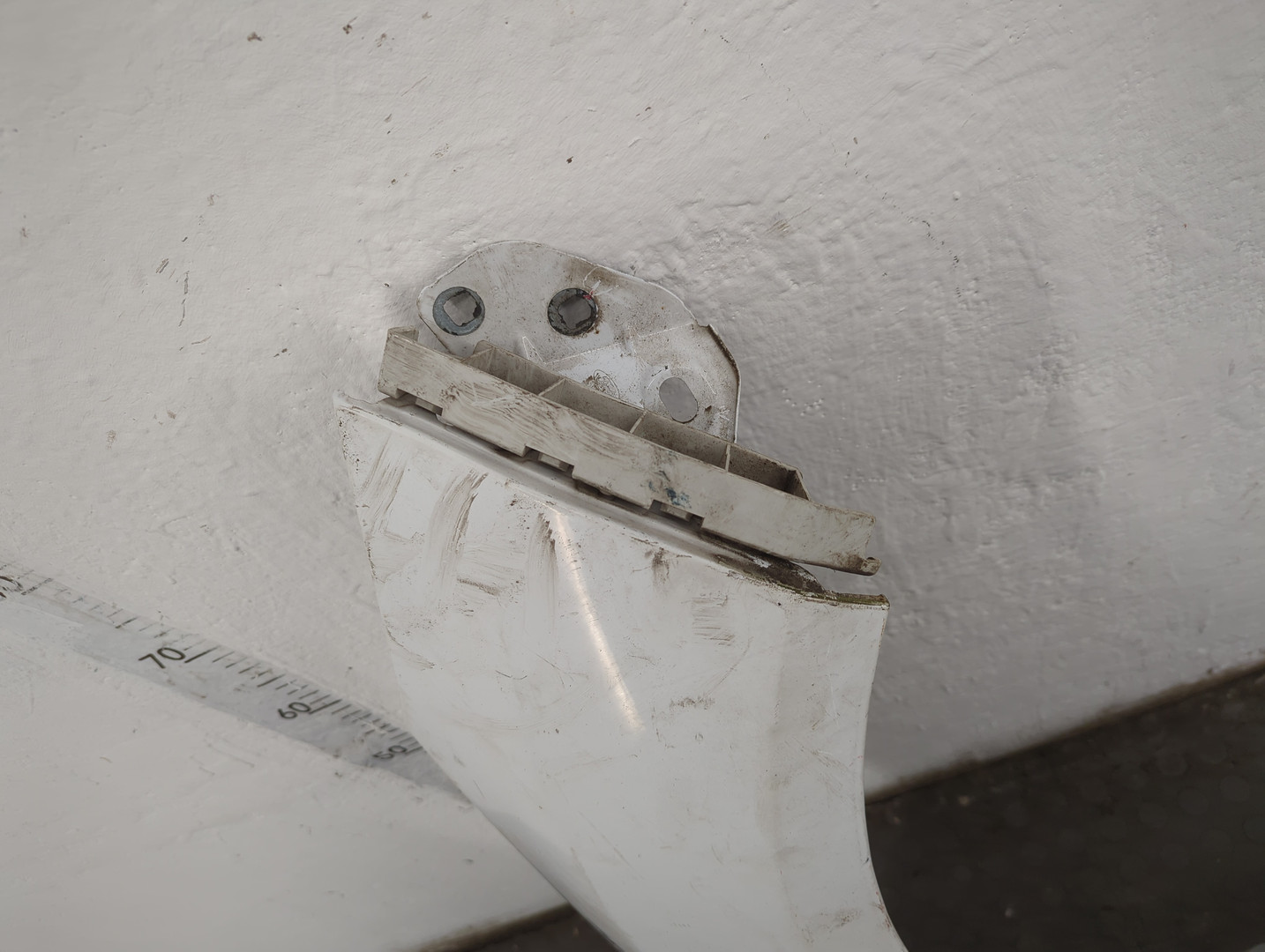 Крыло переднее правое