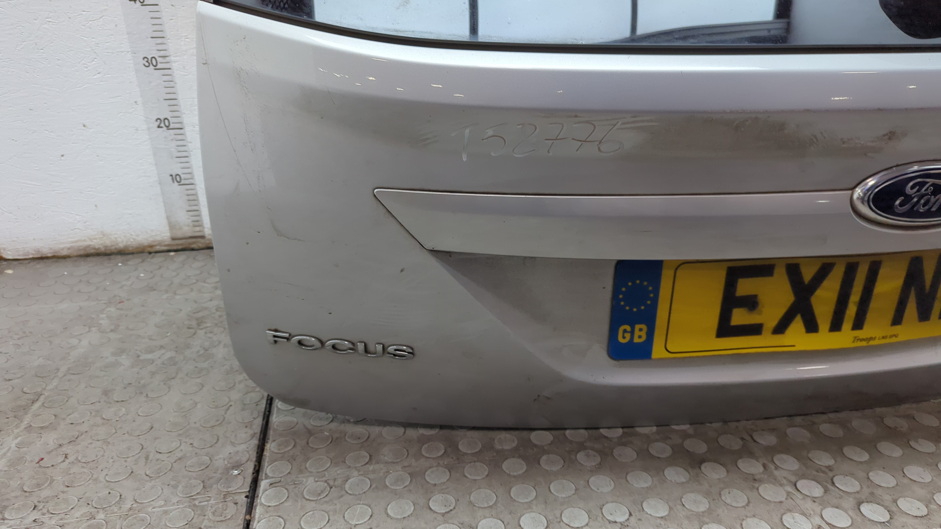 Дверь багажника