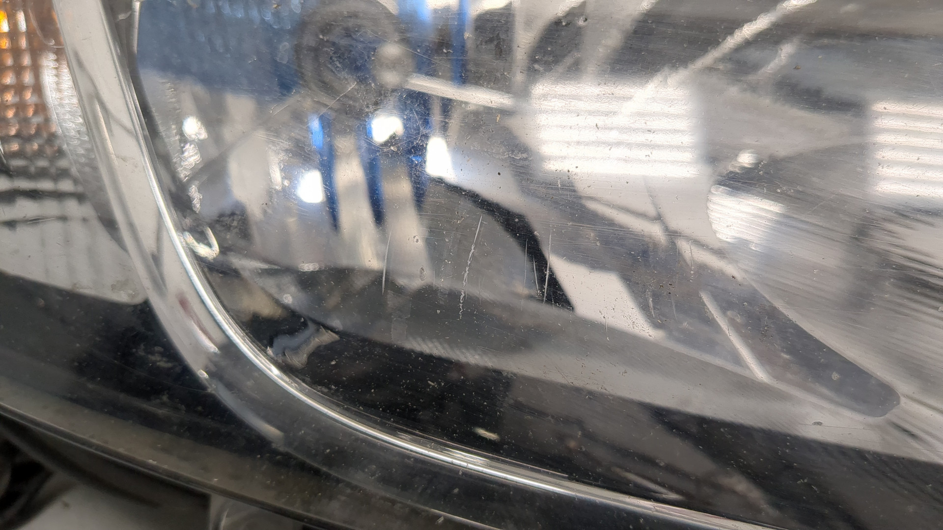 Фара правая