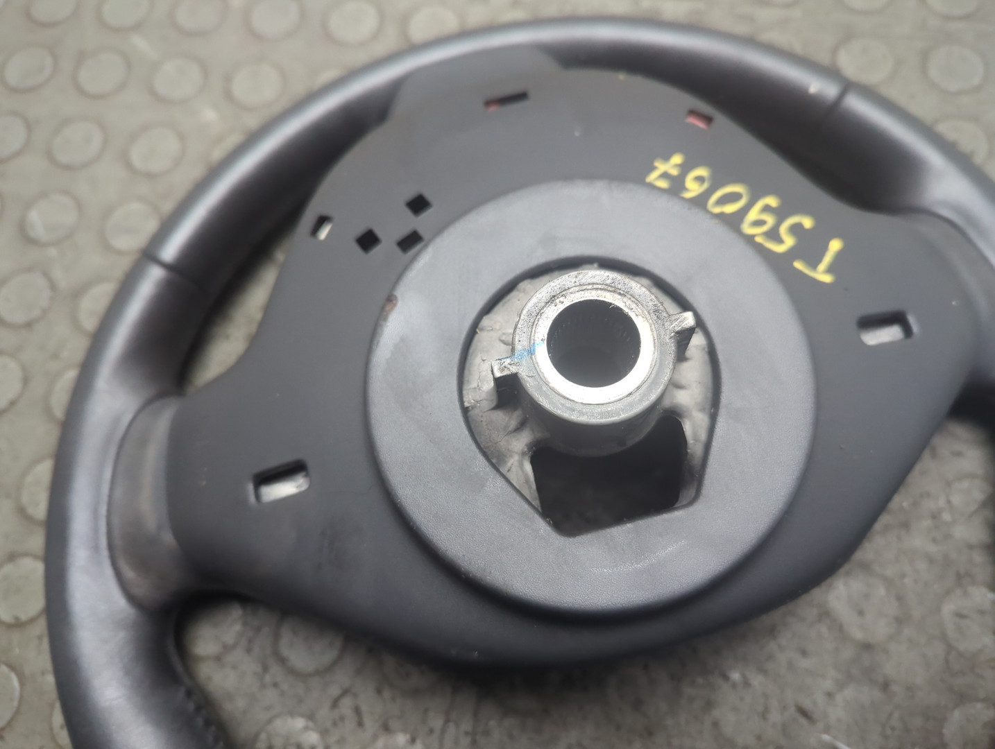 Рулевое колесо (руль)