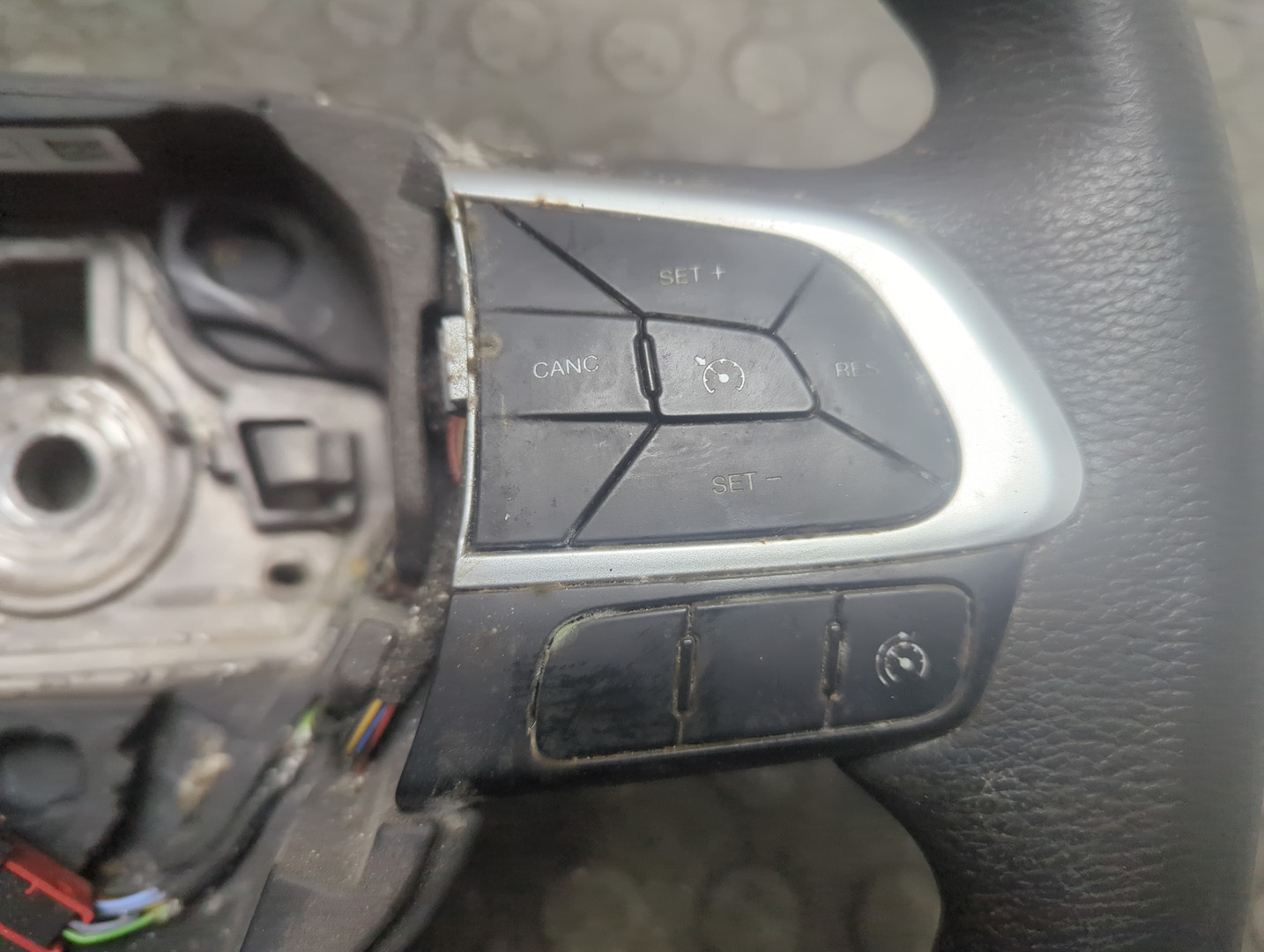 Рулевое колесо (руль)