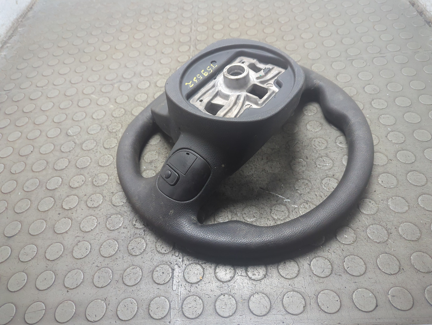 Рулевое колесо (руль)