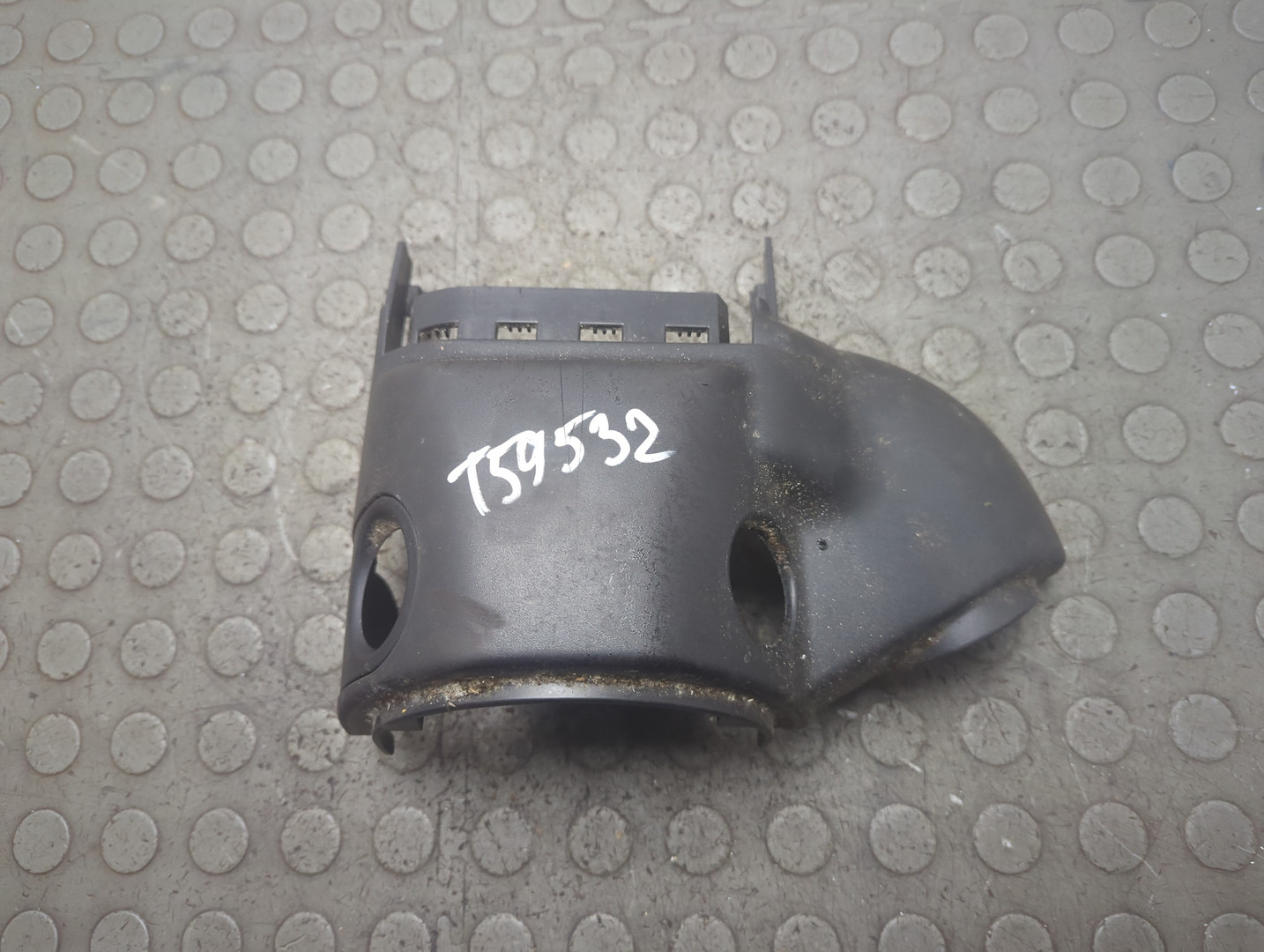 Кожух рулевой колонки