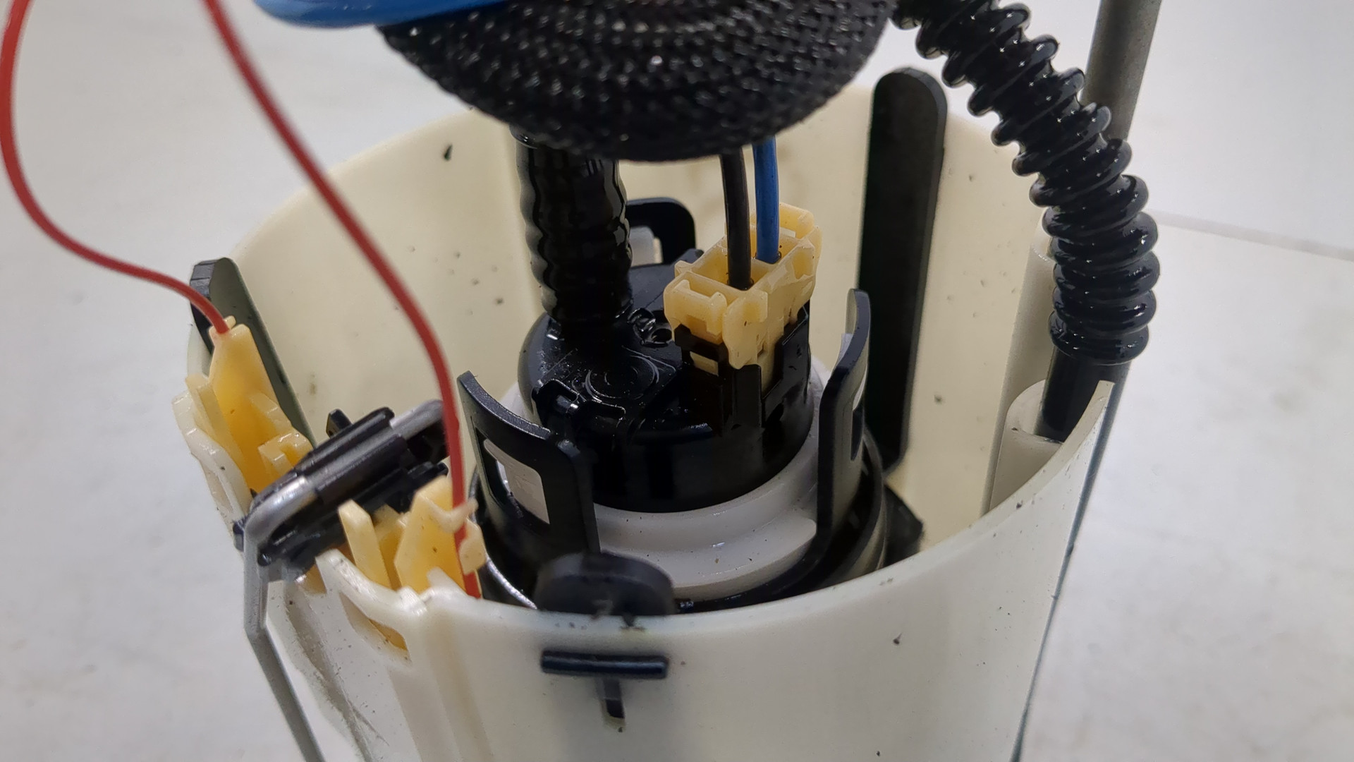 Насос топливный электрический