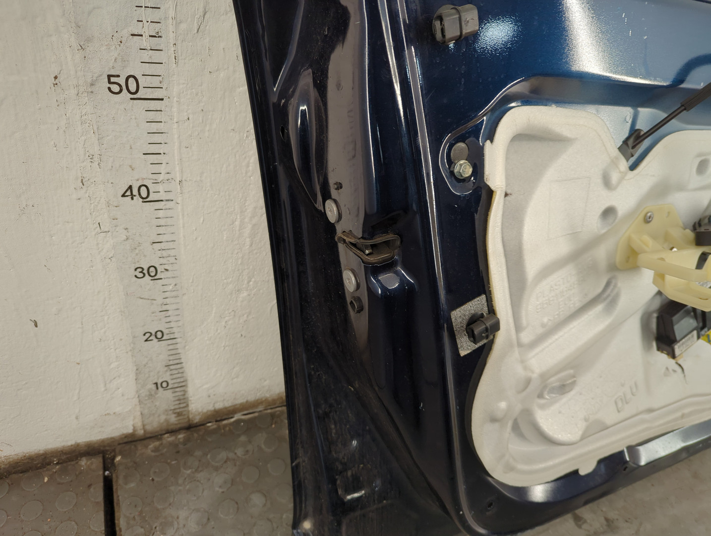 Дверь передняя левая