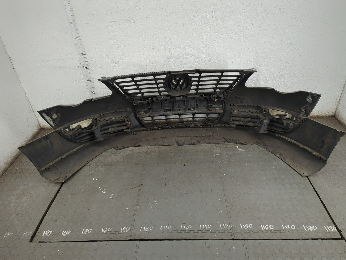 Бампер передний