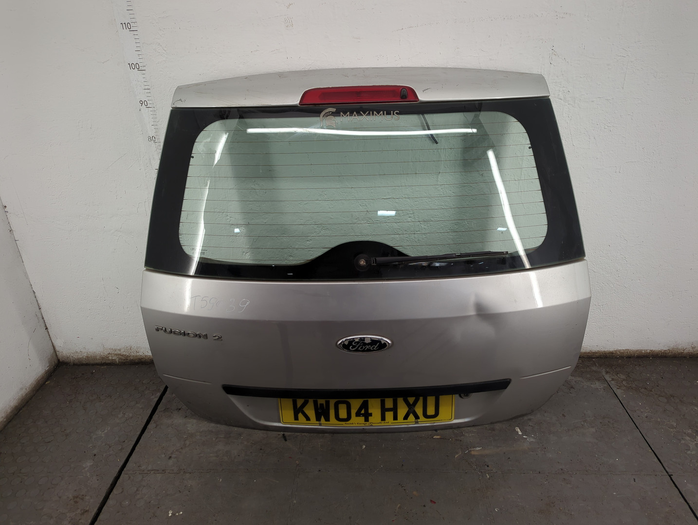 Дверь багажника