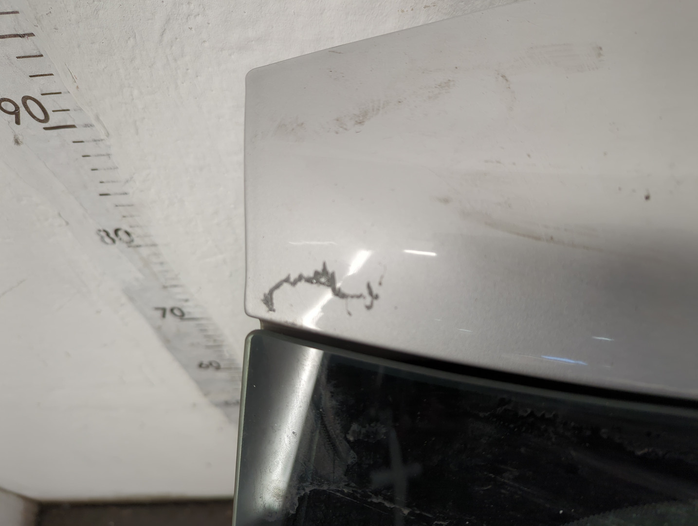 Дверь багажника