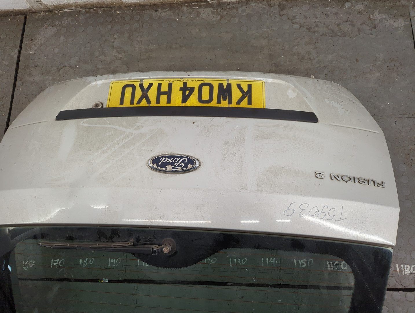 Дверь багажника