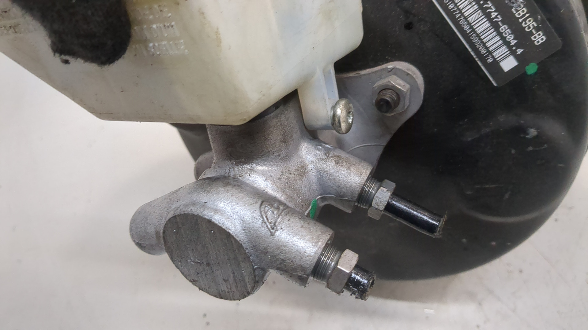 Цилиндр тормозной главный