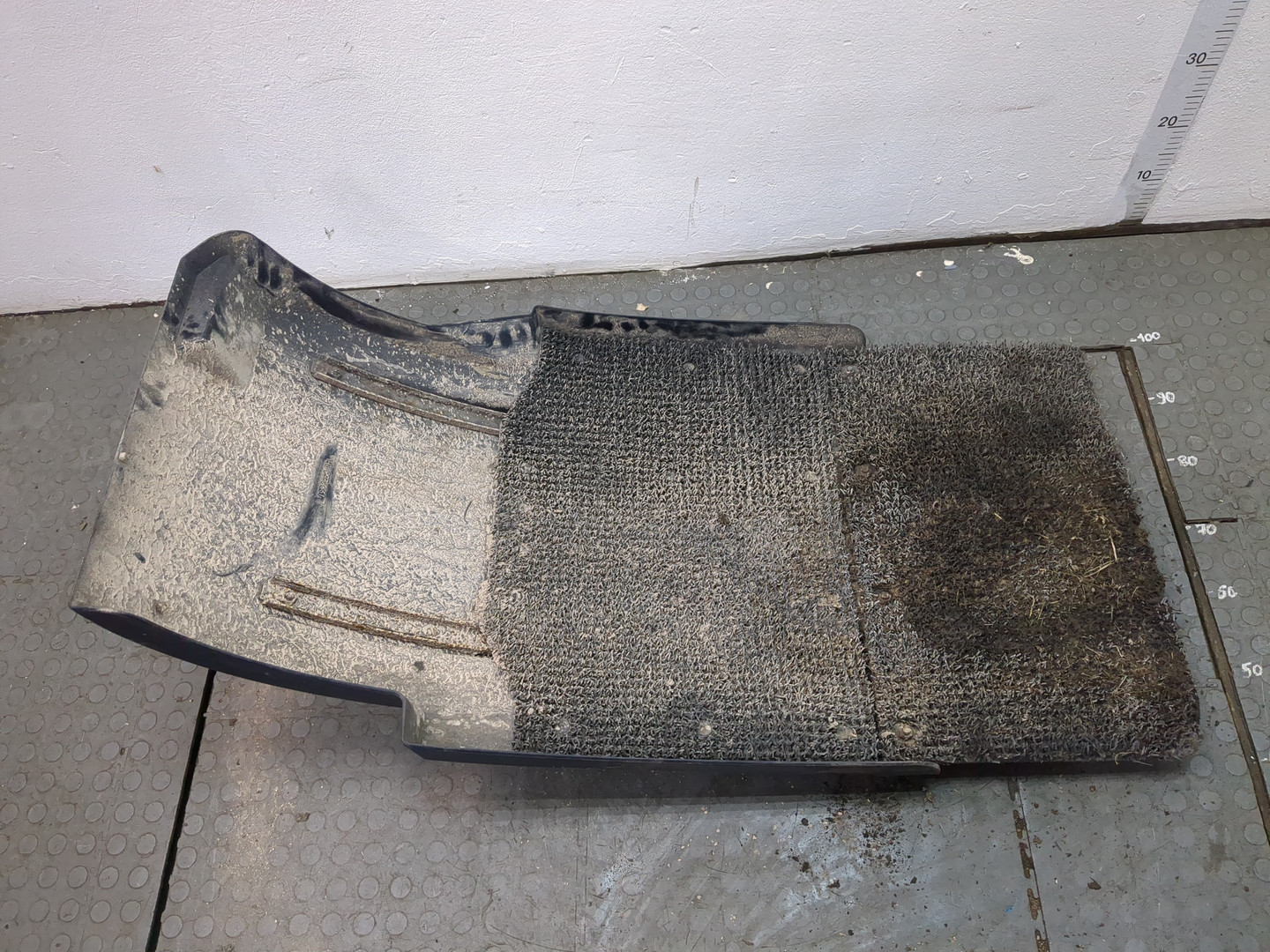 Крыло заднее правое