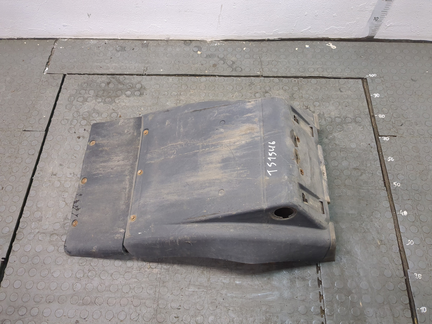 Крыло заднее правое