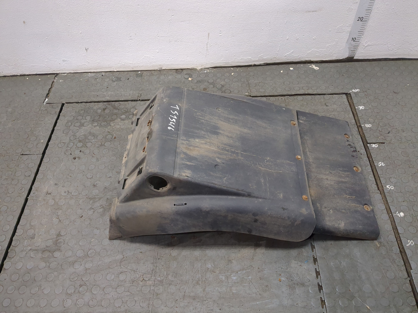 Крыло заднее правое