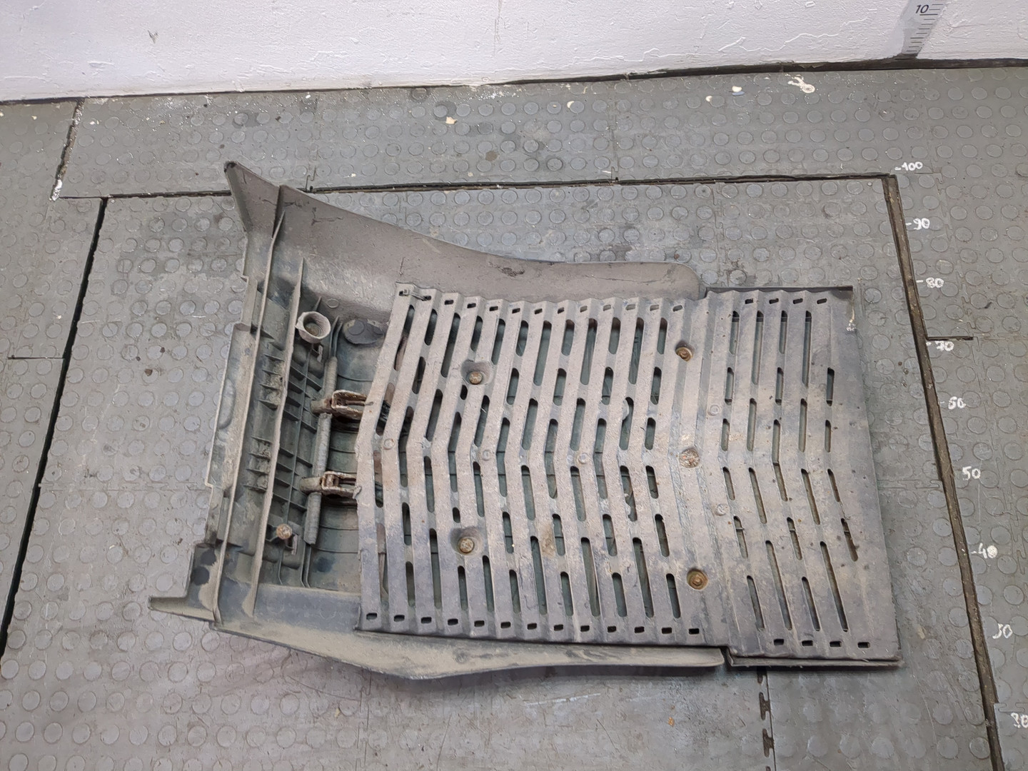 Крыло заднее правое