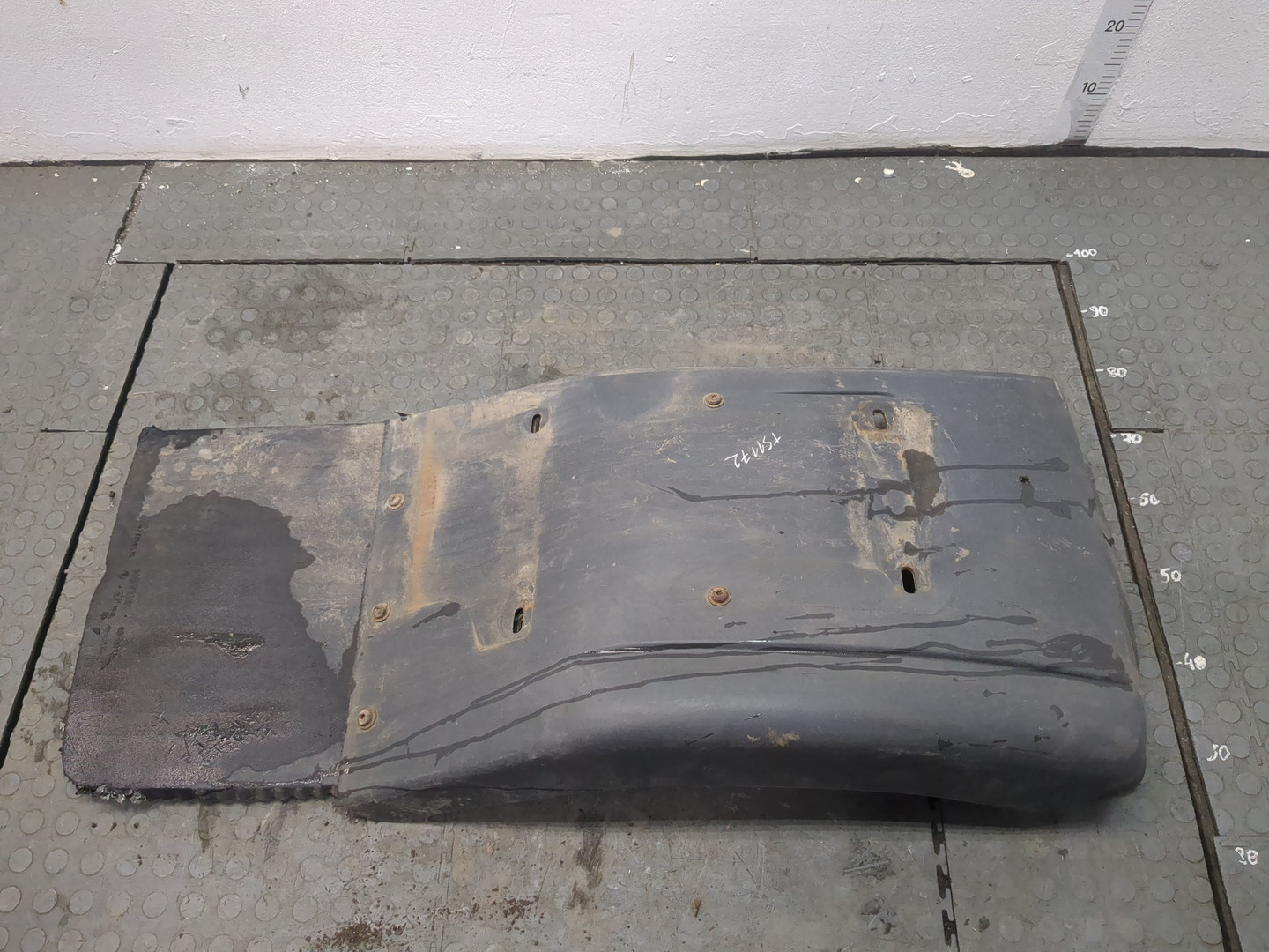 Крыло заднее правое