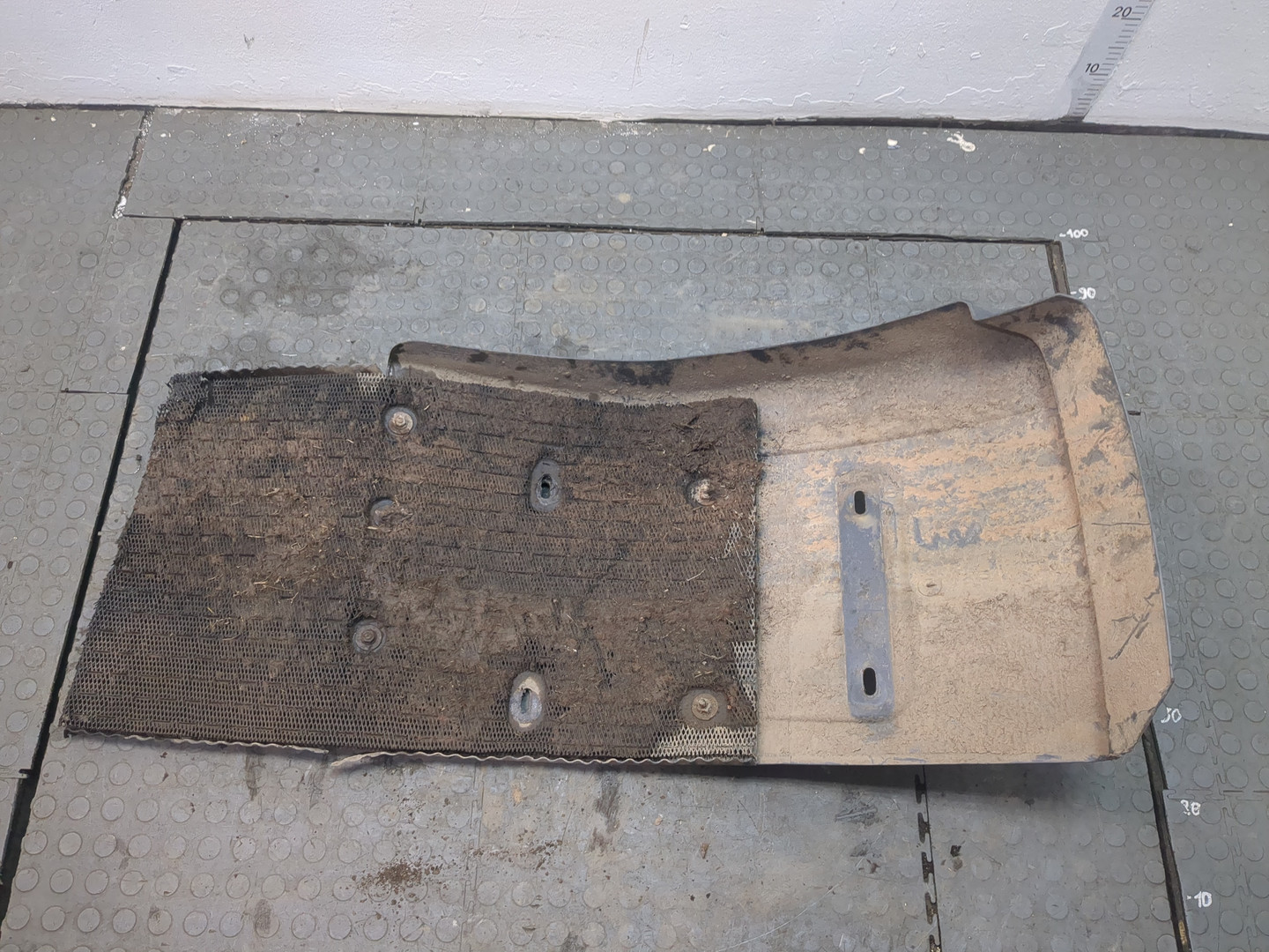 Крыло заднее правое