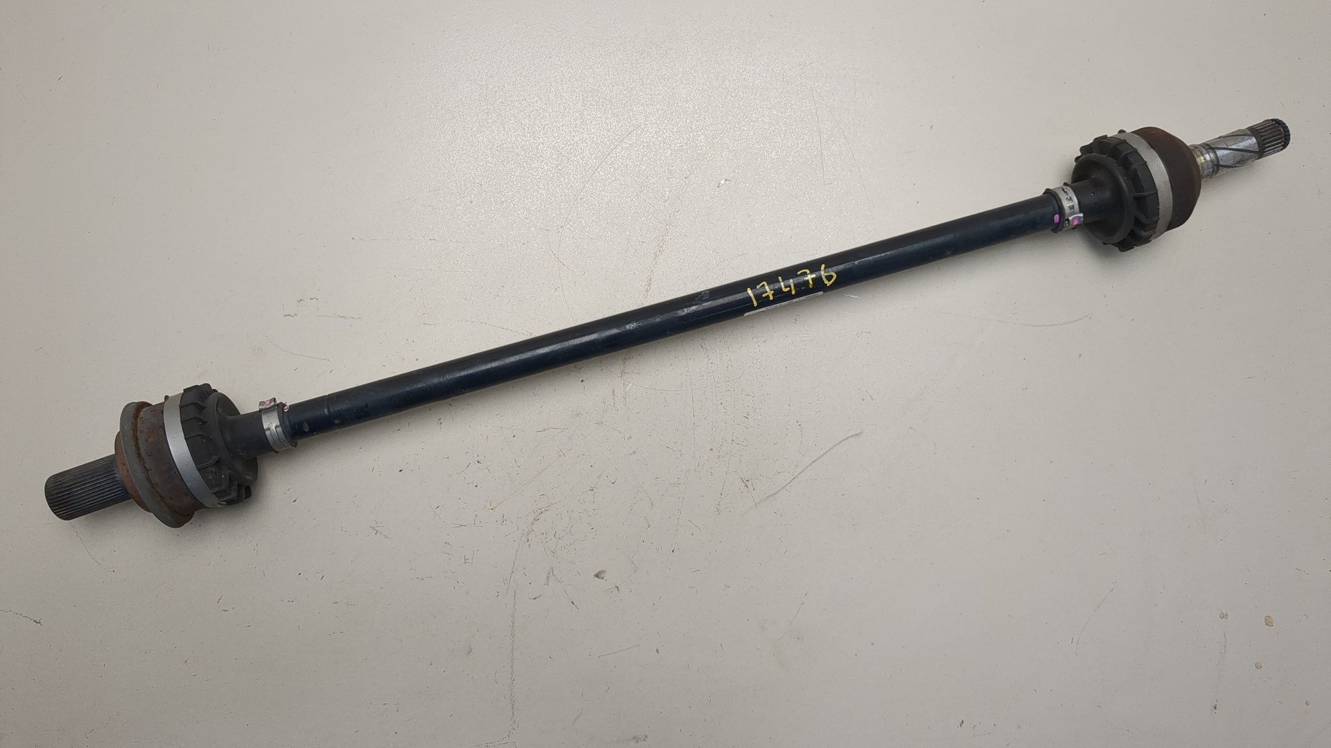 Полуось задняя