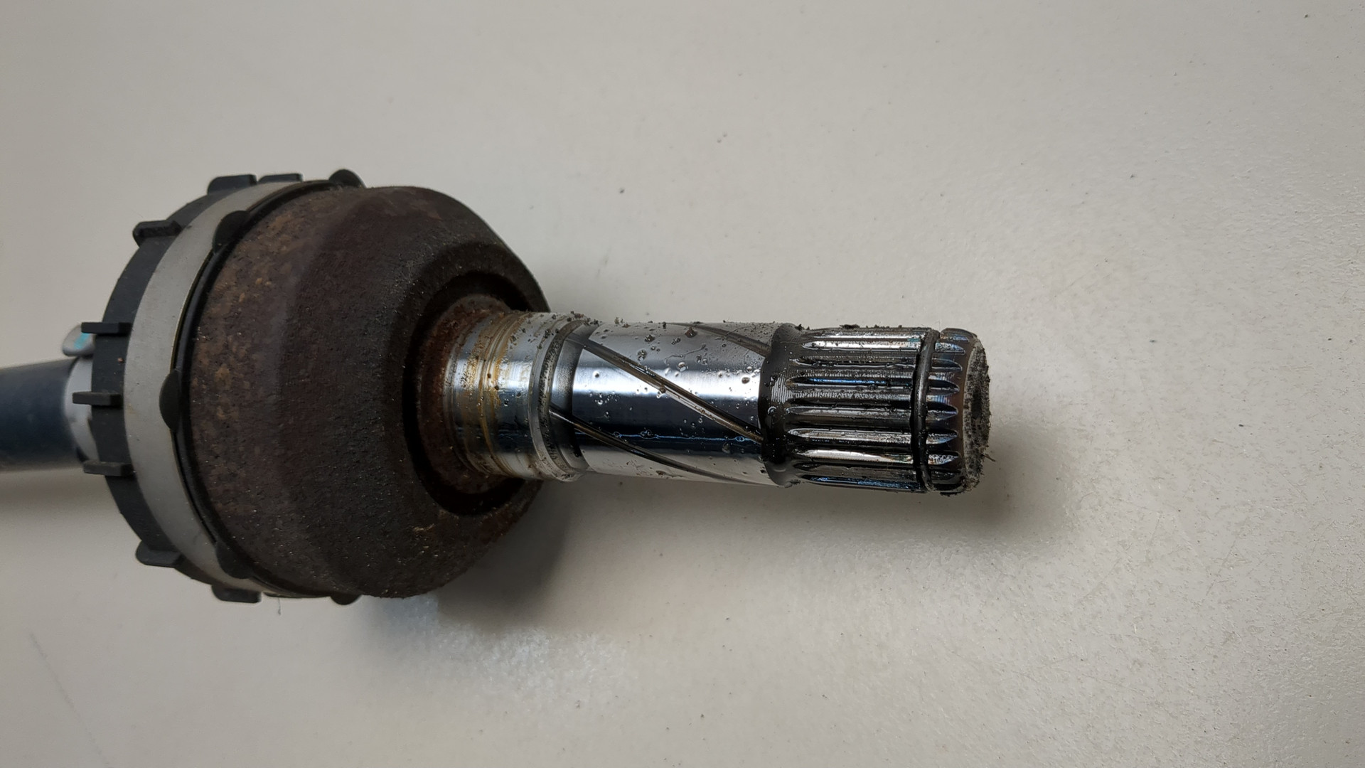 Полуось задняя