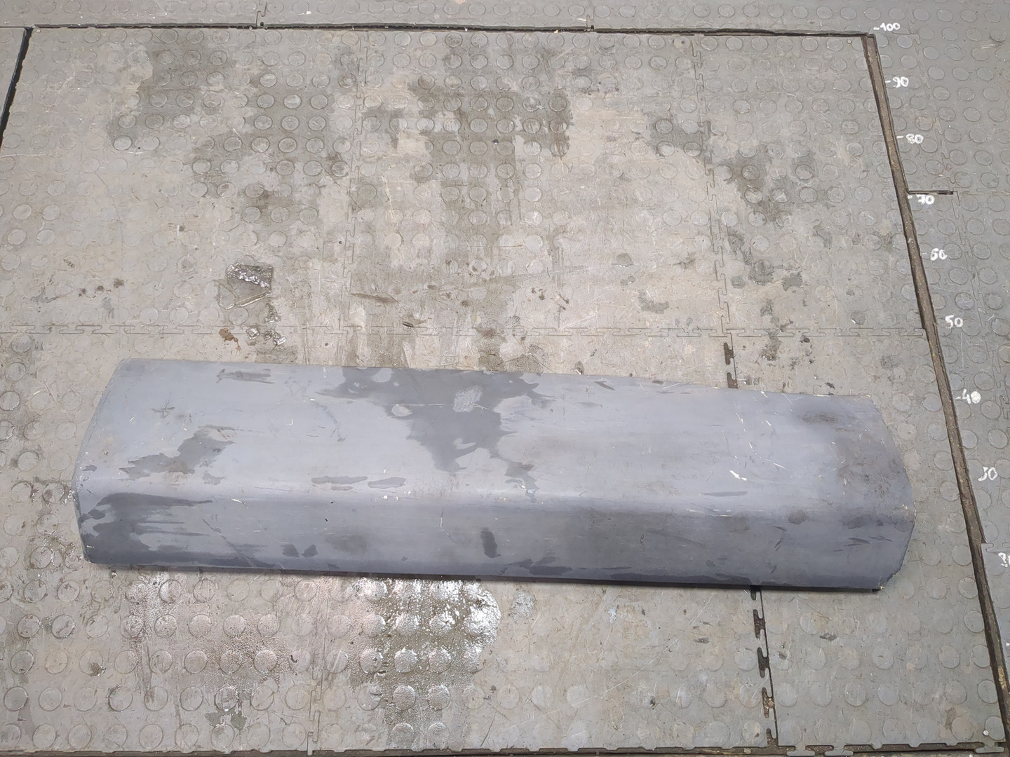 Кузовной элемент