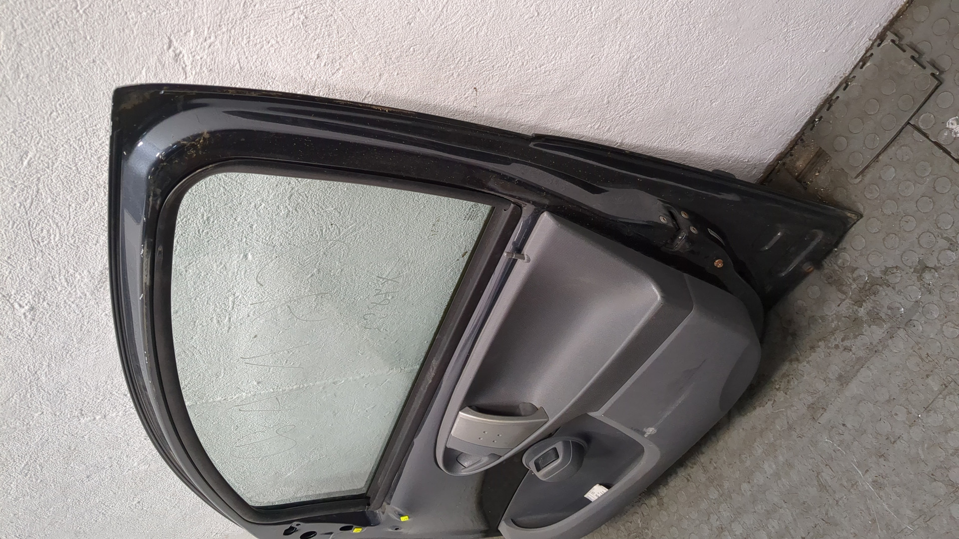 Дверь передняя правая