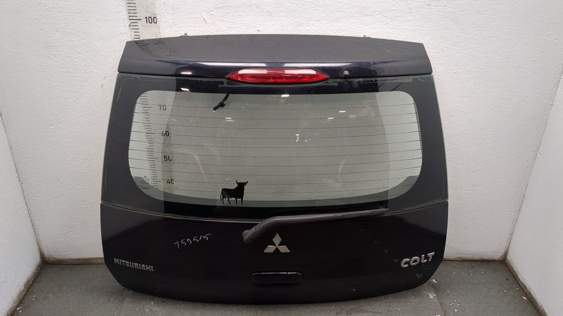 Дверь багажника