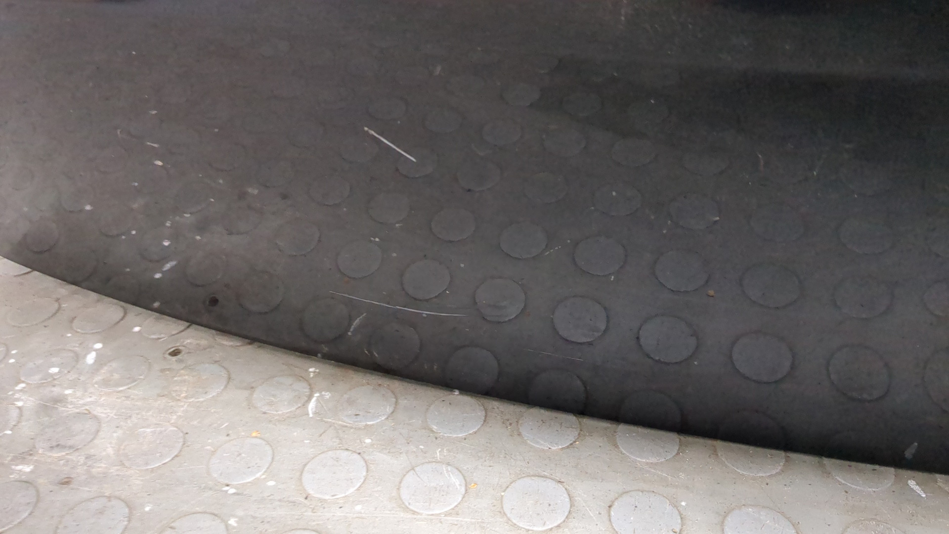 Дверь багажника